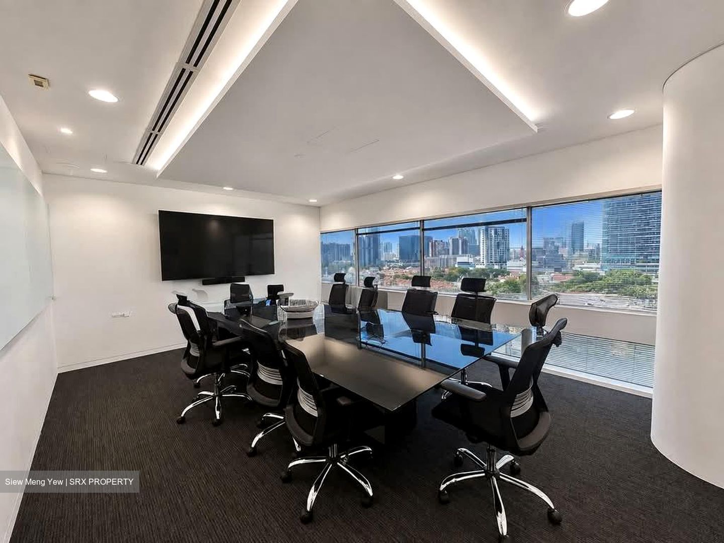 Gateway East (D7), Office #600645401